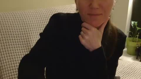 Snapshot of modesta1413 chatting on April 3, 2026, 9:02 pm Aurora online show from April 3, 2026, 9:02 pm