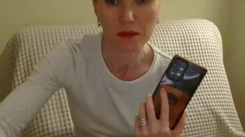 Snapshot of modesta1413 chatting on April 4, 2026, 7:55 pm Aurora online show from April 4, 2026, 7:55 pm