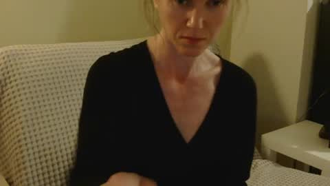 Snapshot of modesta1413 chatting on April 5, 2026, 9:12 pm Aurora online show from April 5, 2026, 9:12 pm