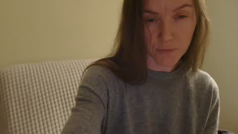 Snapshot of modesta1413 chatting on April 6, 2026, 9:05 pm Aurora online show from April 6, 2026, 9:05 pm
