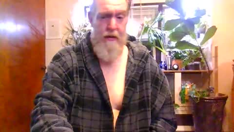 moeblick online show from December 2, 2025, 12:21 pm