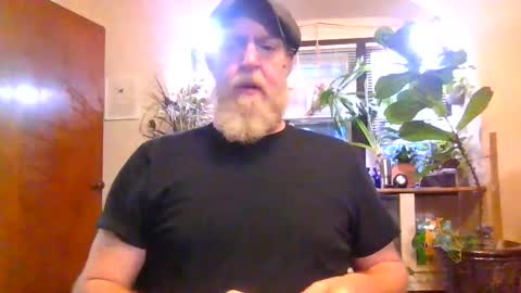 moeblick online show from December 4, 2025, 12:58 pm