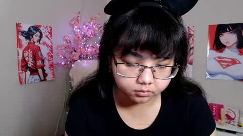 Molly online show from November 23, 2025, 4:01 am