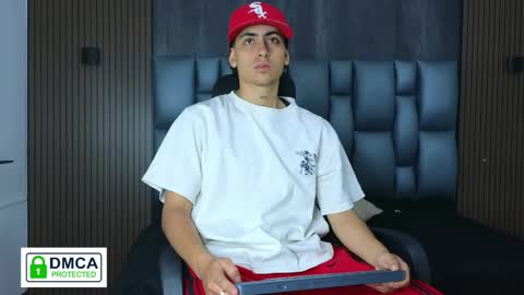 mohamed_malik online show from April 14, 2026, 11:27 am