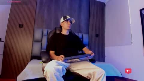 Snapshot of mohamed_malik chatting on May 17, 2026, 11:39 am mohamed_malik online show from May 17, 2026, 11:39 am