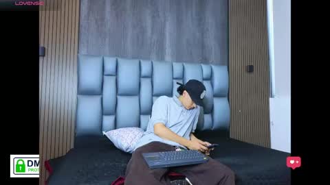 Snapshot of mohamed_malik chatting on June 1, 2026, 2:41 pm mohamed_malik online show from June 1, 2026, 2:41 pm