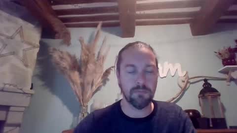 Julien online show from January 27, 2025, 4:11 pm