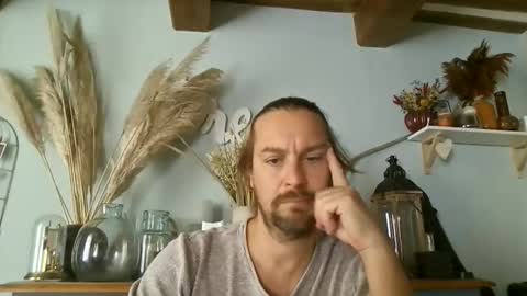 Julien online show from October 13, 2025, 12:27 pm