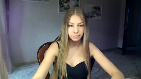 Snapshot of molli_and_tom chatting on October 13, 2025, 10:37 am Bitcoin 1P8NuZxsaNsQTx7wJJJ7Ao1mic4nvJPVLC online show from October 13, 2025, 10:37 am