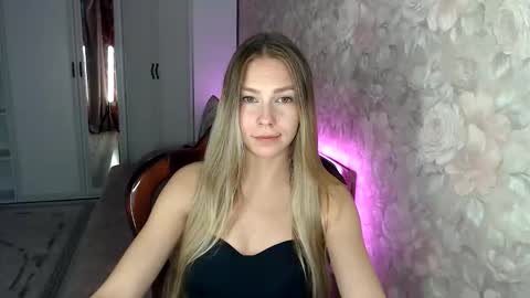 Snapshot of molli_and_tom chatting on October 22, 2025, 2:06 pm Bitcoin 1P8NuZxsaNsQTx7wJJJ7Ao1mic4nvJPVLC online show from October 22, 2025, 2:06 pm