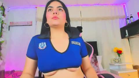 Snapshot of molly_bick chatting on April 23, 2026, 4:14 am Molly Bick online show from April 23, 2026, 4:14 am