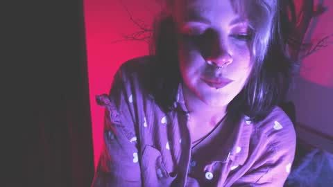 Molly Crow online show from January 8, 2025, 11:52 pm