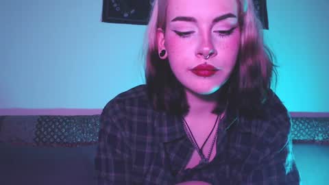 Molly Crow online show from February 3, 2025, 12:58 am