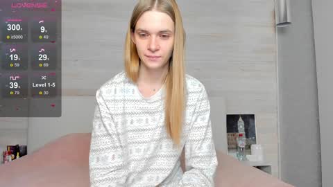 Molly Hunt online show from December 10, 2024, 3:30 am