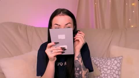 molly_kisss online show from November 16, 2025, 9:37 am