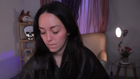   MOLLY   online show from October 14, 2025, 2:07 pm