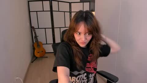 Snapshot of molly_marmalade_ chatting on June 23, 2026, 5:33 pm MOLLY online show from June 23, 2026, 5:33 pm