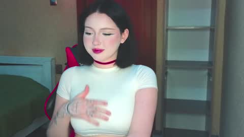 molly_millerr online show from February 8, 2025, 6:12 pm