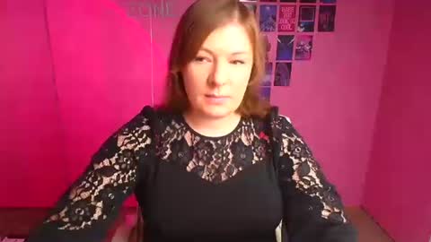 Molly online show from November 24, 2025, 12:38 pm