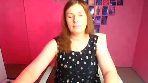 Molly online show from July 1, 2026, 11:45 am