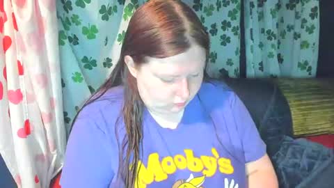 Snapshot of molly_moons chatting on June 27, 2026, 12:33 pm molly_moons online show from June 27, 2026, 12:33 pm