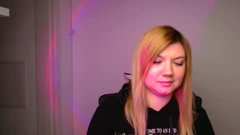 Molly online show from January 10, 2025, 12:15 pm