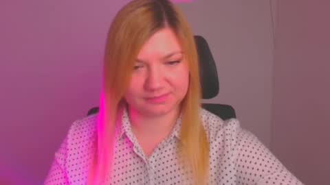 Molly online show from February 3, 2025, 3:17 pm