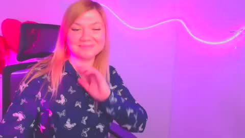 Molly online show from March 5, 2025, 3:51 pm