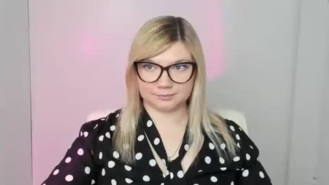 Molly online show from October 29, 2025, 1:02 pm