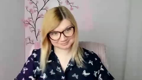 Molly online show from April 20, 2026, 11:35 am