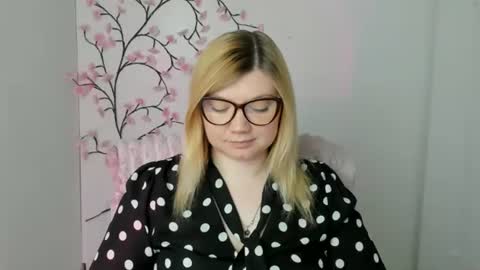 Molly online show from May 17, 2026, 11:39 am