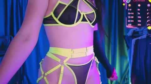 Molly online show from December 3, 2025, 6:28 pm