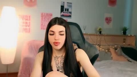 Molly online show from May 16, 2026, 4:42 am