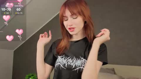 Snapshot of molly_rougge chatting on September 14, 2025, 1:38 am Molly online show from September 14, 2025, 1:38 am