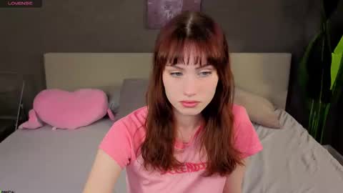 Snapshot of molly_rougge chatting on November 12, 2025, 12:22 am Molly online show from November 12, 2025, 12:22 am