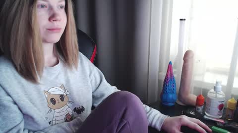 I have new photos come and see with love Molly online show from March 10, 2025, 6:38 am