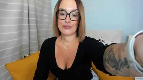 Snapshot of mollycrazy chatting on July 8, 2026, 7:18 pm MollyCrazy online show from July 8, 2026, 7:18 pm