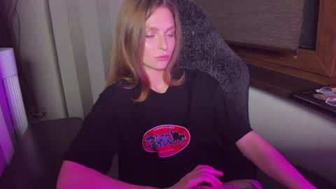 Snapshot of mollydangerous chatting on June 9, 2026, 6:19 pm Taisha online show from June 9, 2026, 6:19 pm