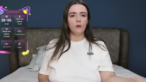 Molly online show from September 14, 2025, 6:29 pm