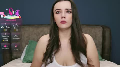 Molly online show from October 30, 2025, 1:45 pm