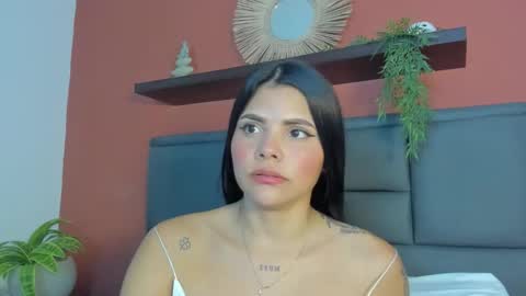 mollylove_ online show from January 7, 2026, 7:16 pm