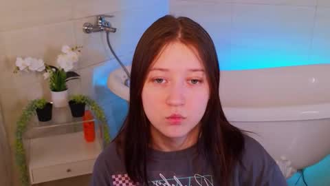 Molly online show from March 3, 2026, 10:10 am