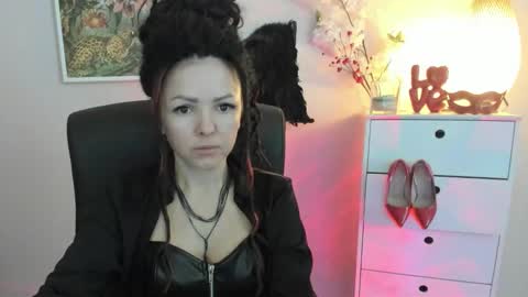 Snapshot of mollymoon40 chatting on February 5, 2026, 7:57 am Molly online show from February 5, 2026, 7:57 am