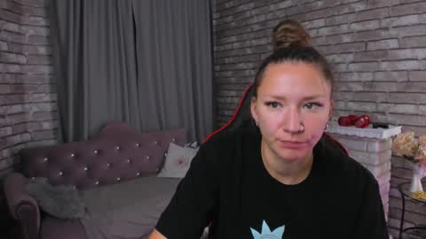 hi im Molly heregreat boobs big heart  warm pussy  online show from October 14, 2025, 12:22 am