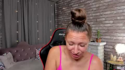 hi im Molly heregreat boobs big heart  warm pussy  online show from July 1, 2026, 12:56 am