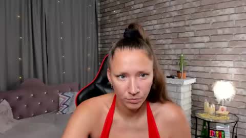 hi im Molly heregreat boobs big heart  warm pussy  online show from July 3, 2026, 12:17 am