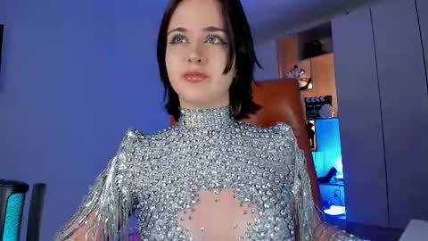 Molly online show from June 26, 2026, 8:24 pm