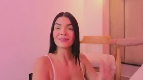 mollyrosse1 online show from June 4, 2026, 11:16 am