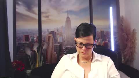 MollySun Nina Randmann online show from September 18, 2025, 6:54 pm