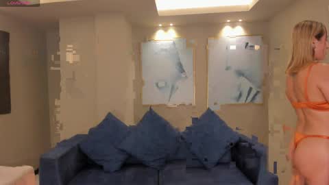 Molly Sunders online show from April 19, 2026, 11:29 pm